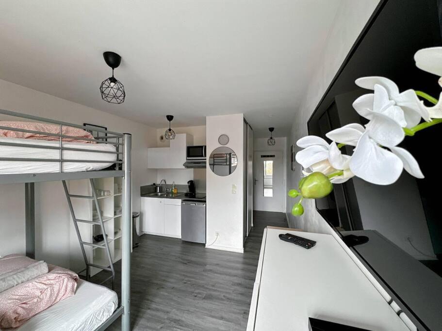 Le 82 - Studio Pour 4 A 3 Minutes De Disneyland Paris Montevrain Ngoại thất bức ảnh